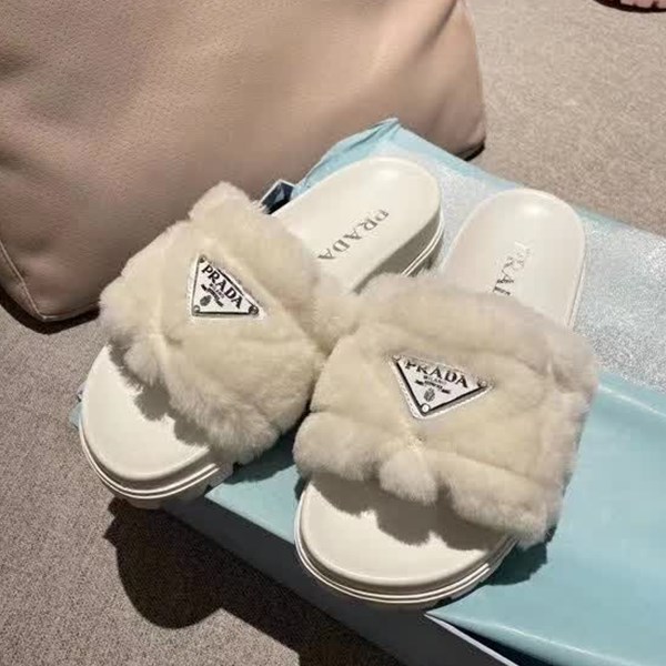 repliche,replica,perfette,siti di,affidabili,migliori siti,dove comprare,1:1,scarpe da ginnastica Pantofole in pelliccia Prada