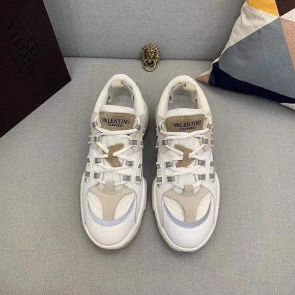 Le ultime scarpe da uomo casual di Valentino