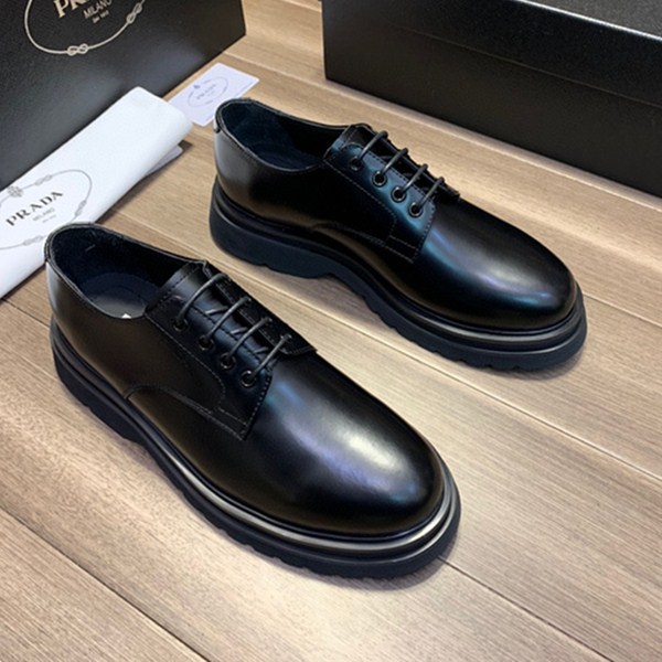 Prada nuove scarpe casual in pelle da uomo