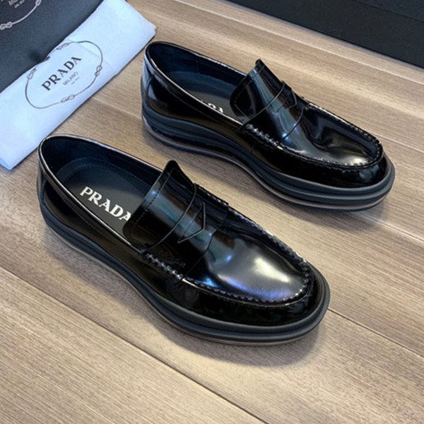 Prada nuove scarpe casual in pelle da uomo