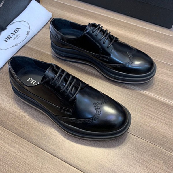 Prada nuove scarpe casual in pelle da uomo