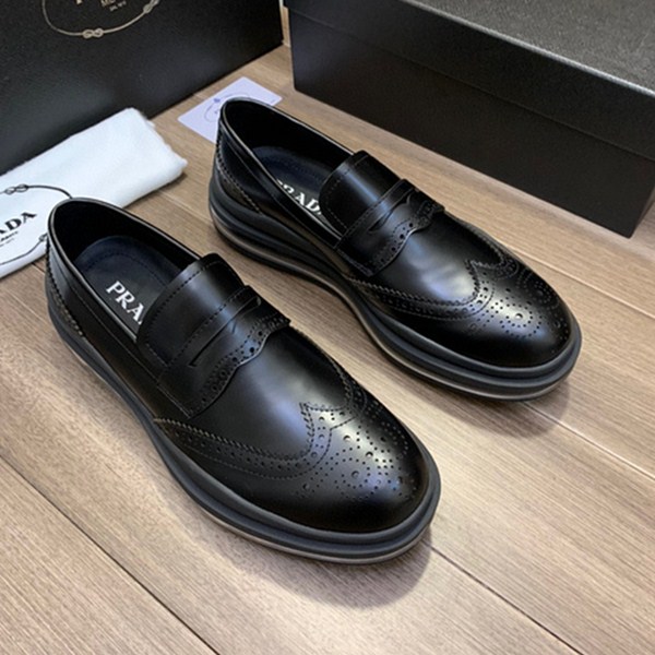 Prada nuove scarpe casual in pelle da uomo