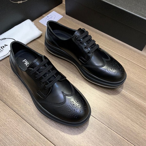 Prada nuove scarpe casual in pelle da uomo