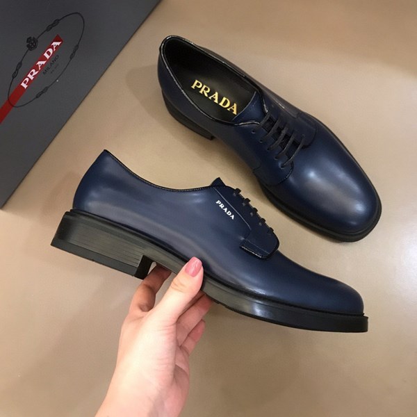 Prada nuove scarpe casual in pelle da uomo