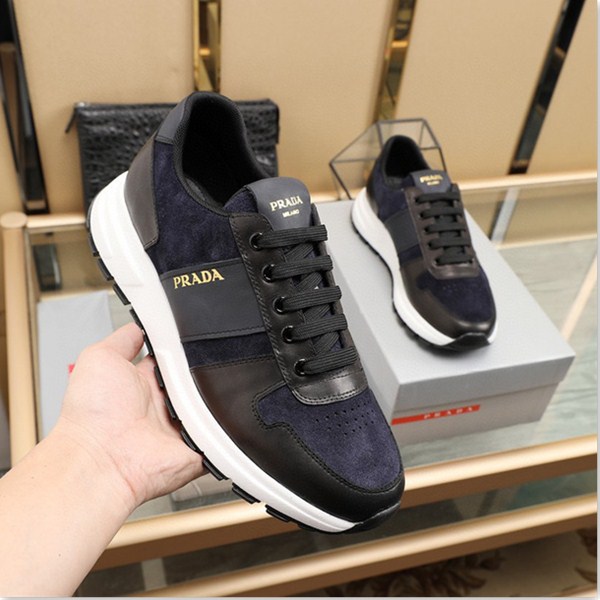 Prada Scarpe casual da uomo nuove