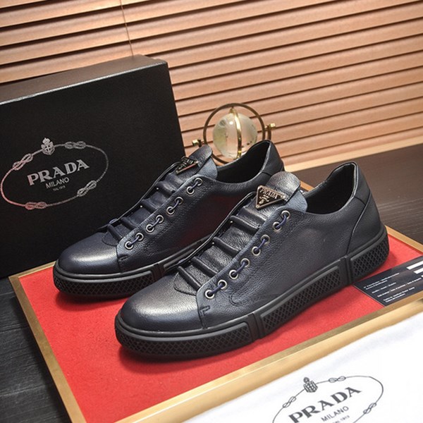 Prada Scarpe casual da uomo nuove