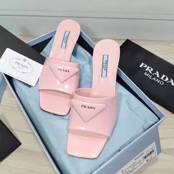 Sandali Prada con punta squadrata