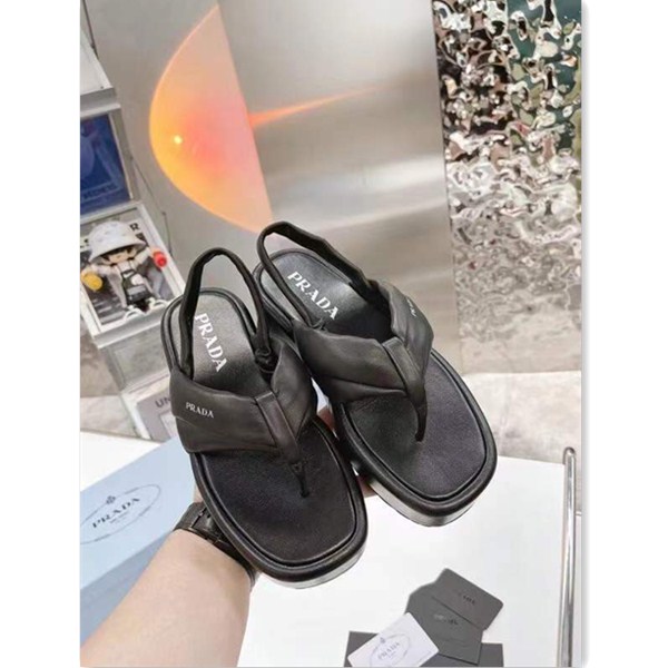 Prada nuova serie di sandali