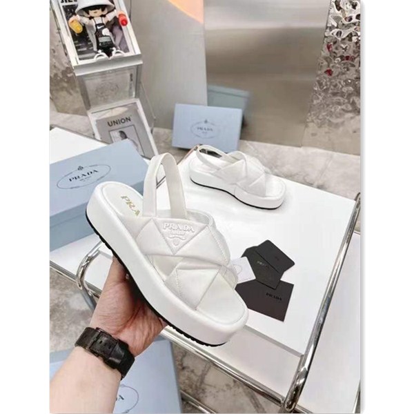 Prada nuova serie di sandali