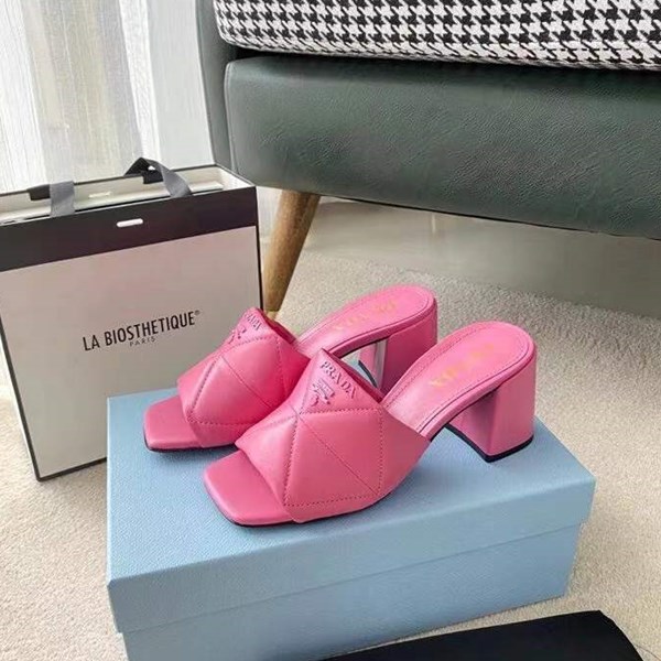 Pantofole della serie Prada