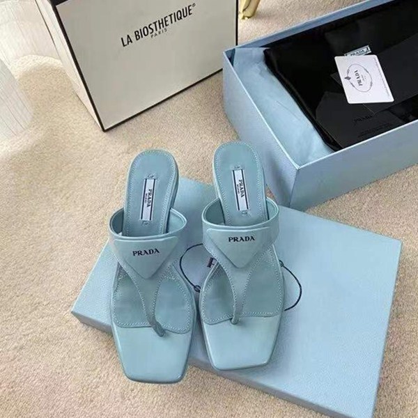 Pantofole della serie Prada