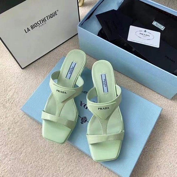Pantofole della serie Prada