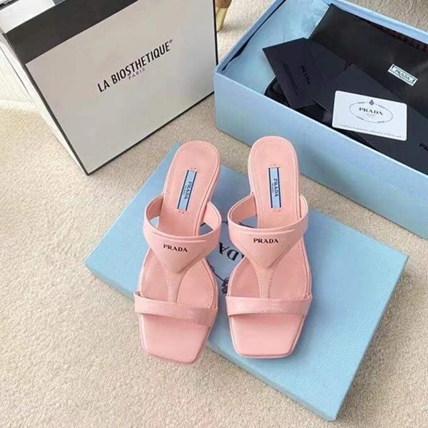 Pantofole della serie Prada