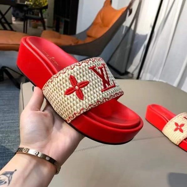 Pantofole nuove Louis Vuitton