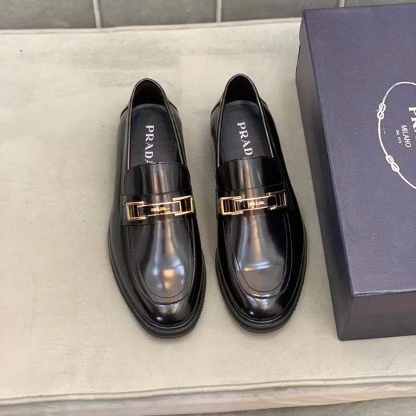 Prada nuove scarpe in pelle business casual