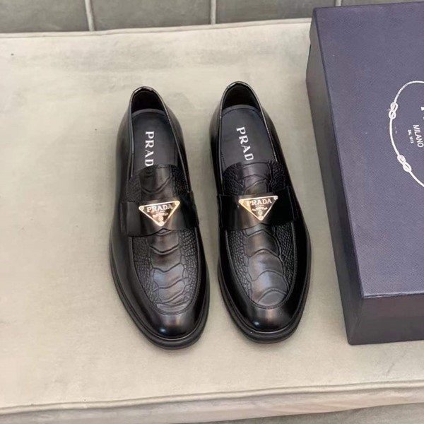 Prada nuove scarpe in pelle business casual
