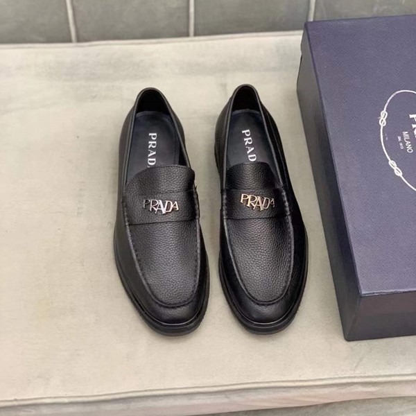 Prada nuove scarpe in pelle business casual