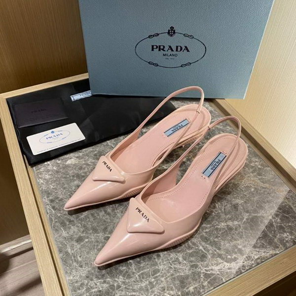 Prada gatto nuovo con sandali a punta