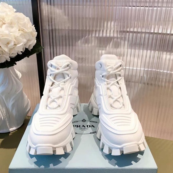 Le ultime scarpe casual della serie di robot di Prada