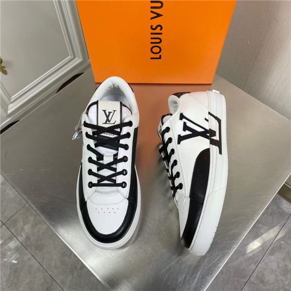 Nuove scarpe da ginnastica Louis Vuitton