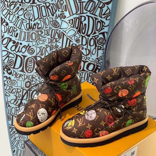 Nuovi stivali in piuma Louis Vuitton