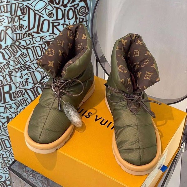 Nuovi stivali in piuma Louis Vuitton