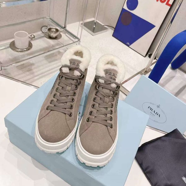 Stivaletti casual in lana Prada