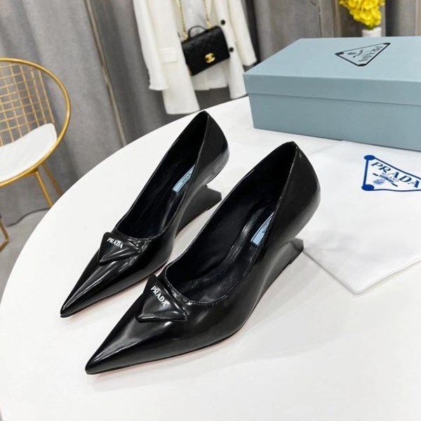 Prada nuove scarpe singole
