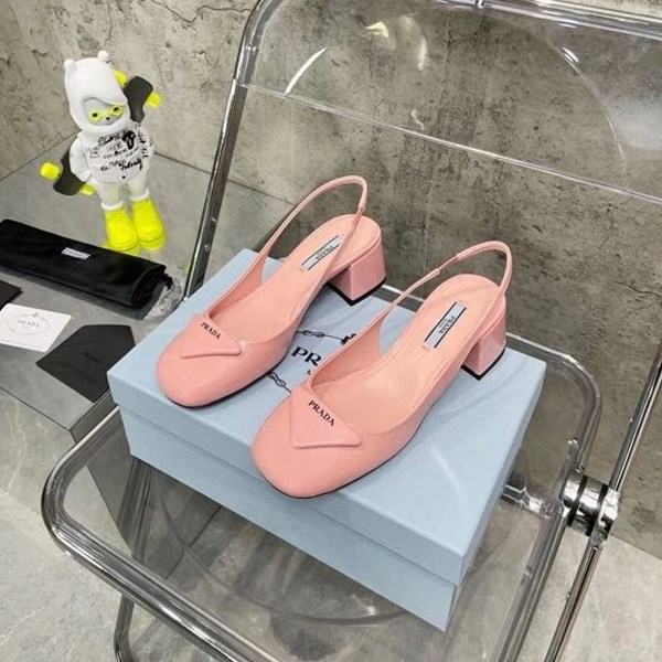 Prada Sandali stile donna