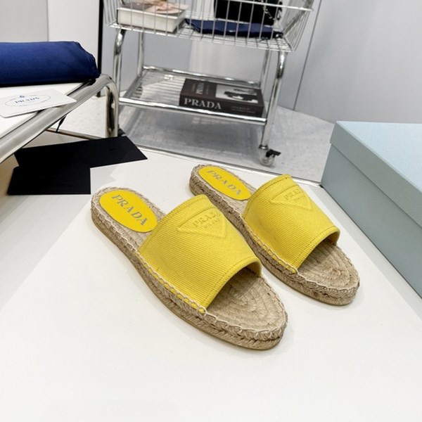 Pantofole casual da donna nuove Prada