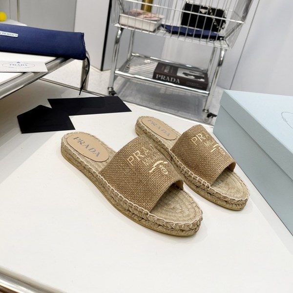 Pantofole casual da donna nuove Prada