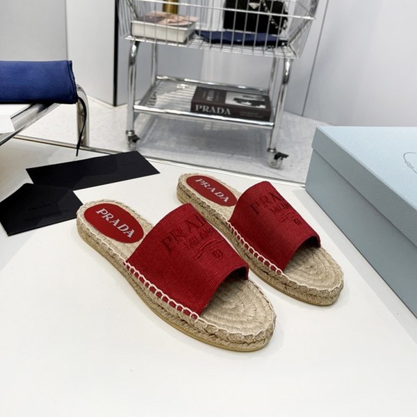 Pantofole casual da donna nuove Prada