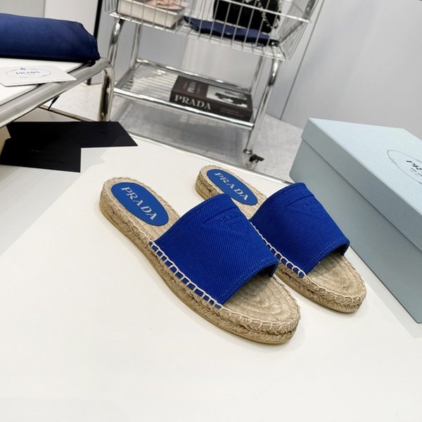 Pantofole casual da donna nuove Prada