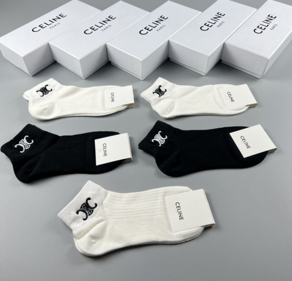 23/Le ultime calze alla moda di Celine (3 paia una scatola)