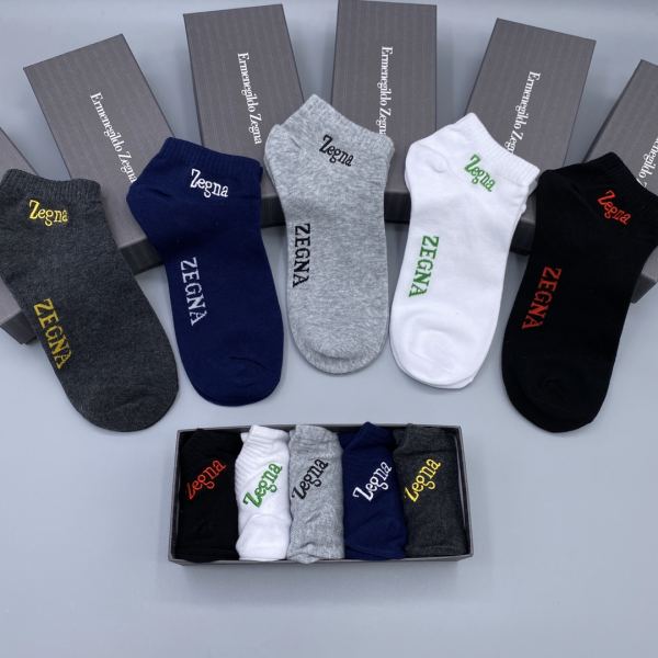 repliche,replica,perfette,siti di,affidabili,migliori siti,dove comprare,1:1,scarpe da ginnastica 23/Armani contatore calze all’ultima moda (5 paia una scatola)