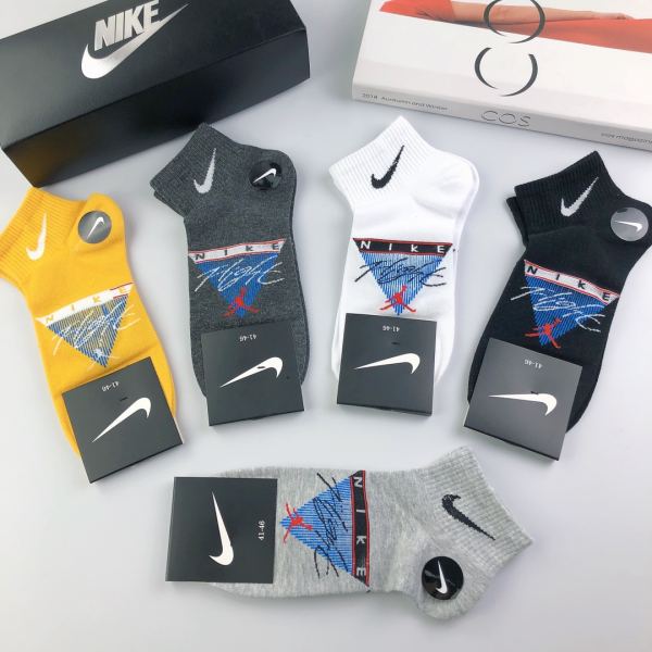 repliche,replica,perfette,siti di,affidabili,migliori siti,dove comprare,1:1,scarpe da ginnastica 23/NIKE contatore calze all’ultima moda (5 paia una scatola)