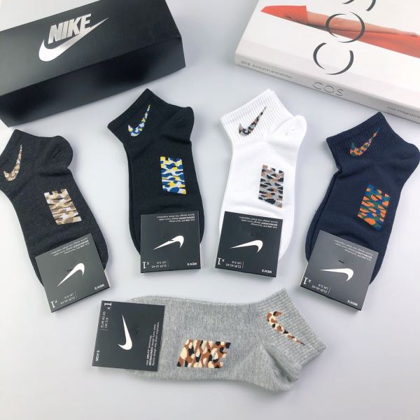 repliche,replica,perfette,siti di,affidabili,migliori siti,dove comprare,1:1,scarpe da ginnastica 23/NIKE contatore calze all’ultima moda (5 paia una scatola)