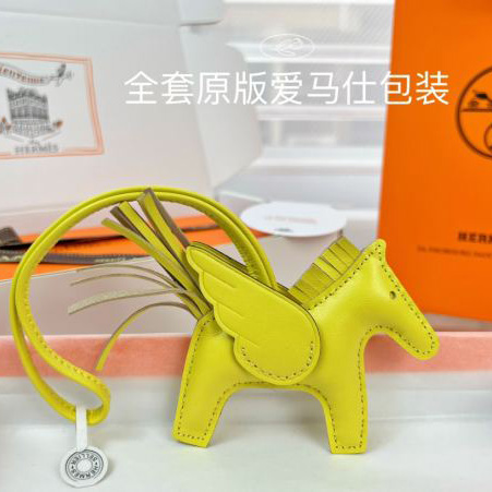 repliche,replica,perfette,siti di,affidabili,migliori siti,dove comprare,1:1,scarpe da ginnastica 23/Hermes Ciondolo da borsa a forma di Pegaso