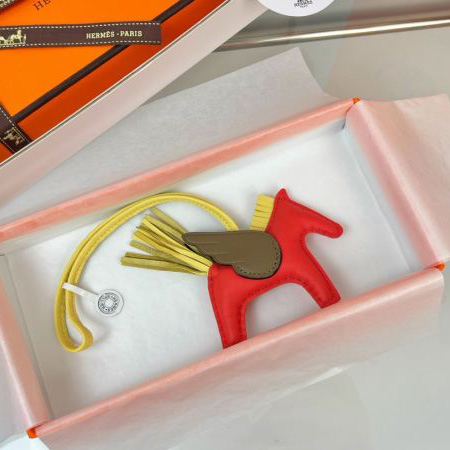 repliche,replica,perfette,siti di,affidabili,migliori siti,dove comprare,1:1,scarpe da ginnastica 23/Hermes Ciondolo da borsa a forma di Pegaso