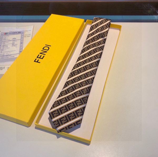 23/Fendi cravatta da uomo