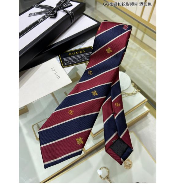 repliche,replica,perfette,siti di,affidabili,migliori siti,dove comprare,1:1,scarpe da ginnastica 23/Collezione Cravatte Uomo Gucci