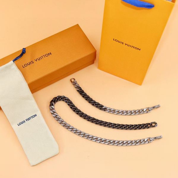 23/Collana con maglie a catena Louis Vuitton