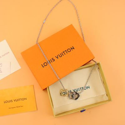 23/Collana audace con monogramma Louis Vuitton