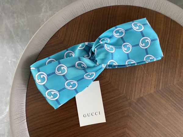 【1 pz】 La nuova fascia in raso ad incastro blu acqua di Gucci