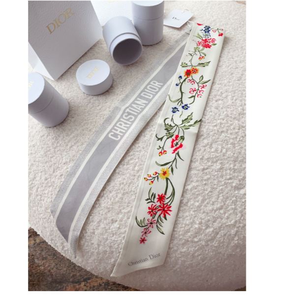 repliche,replica,perfette,siti di,affidabili,migliori siti,dove comprare,1:1,scarpe da ginnastica 23/Dior crea un look unico ma familiare