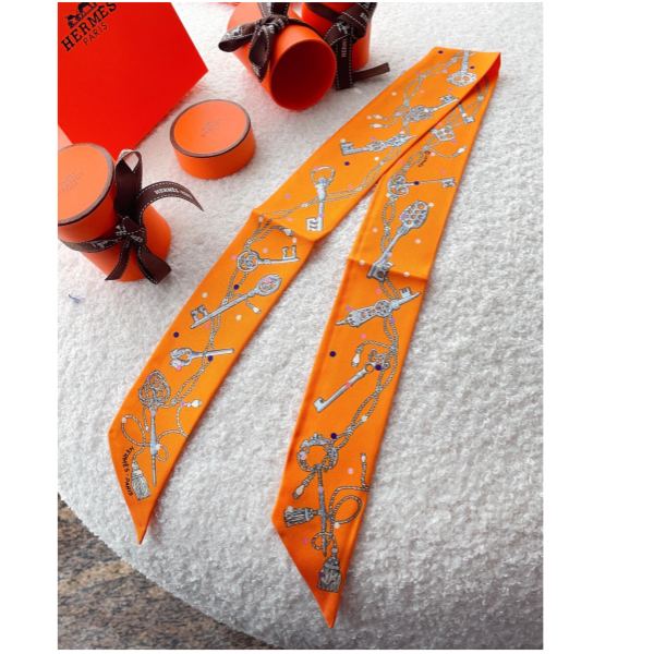 repliche,replica,perfette,siti di,affidabili,migliori siti,dove comprare,1:1,scarpe da ginnastica 23/Foulard Hermes in seta, 100% seta di gelso