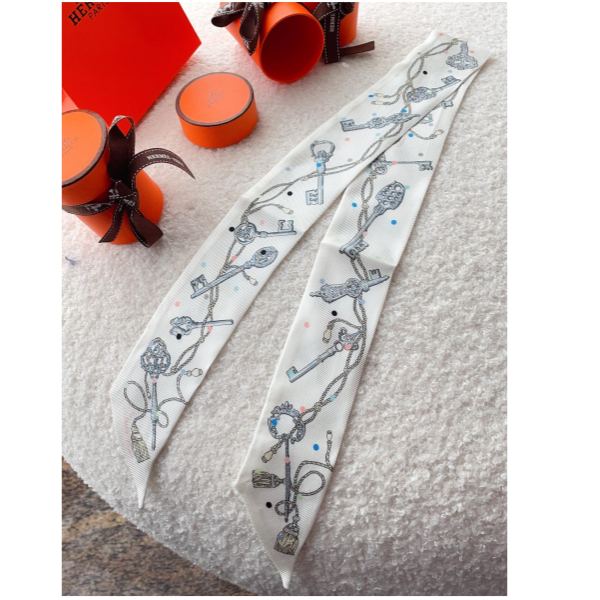 repliche,replica,perfette,siti di,affidabili,migliori siti,dove comprare,1:1,scarpe da ginnastica 23/Foulard Hermes in seta, 100% seta di gelso