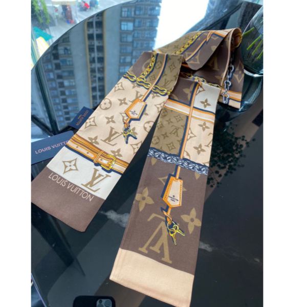 23/Louis Vuitton doppio strato di seta