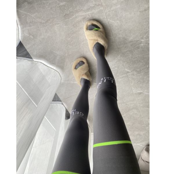 repliche,replica,perfette,siti di,affidabili,migliori siti,dove comprare,1:1,scarpe da ginnastica 23/1 paio Il nuovissimo stile Celine di collant in puro cotone stile lettera a colori contrastanti