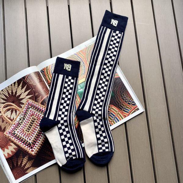 repliche,replica,perfette,siti di,affidabili,migliori siti,dove comprare,1:1,scarpe da ginnastica 23/1 paio di nuovi calzini in cotone a quadri blu e bianchi di Alexander Wang